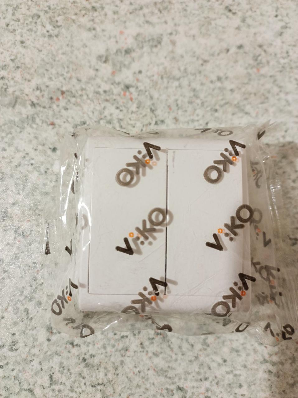 Вимикач подвійний зовнішній, білий Viko Vera (90681002)