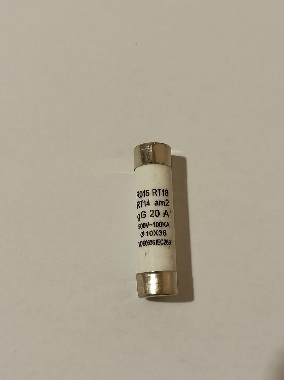 Керамічний запобіжник R015 500V 20А (Ø10×38 мм)